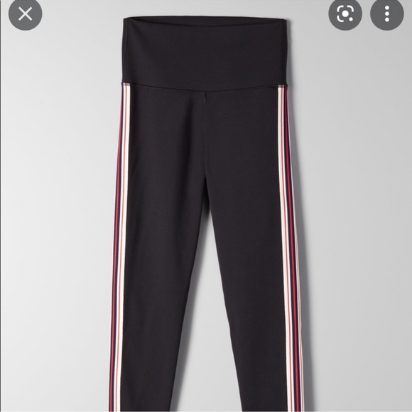 Rare TNA aritzia leggings - Picture 2 of 4